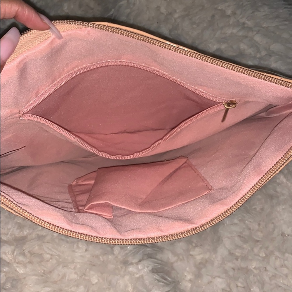Clutch - Picture 2 of 3